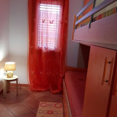 With 2 Bedrooms In Lu Bagnu, With Furnished Terrace - 300 M *