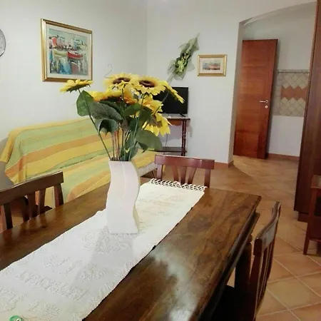 With 2 Bedrooms In Lu Bagnu, With Furnished Terrace - 300 M Apartment *